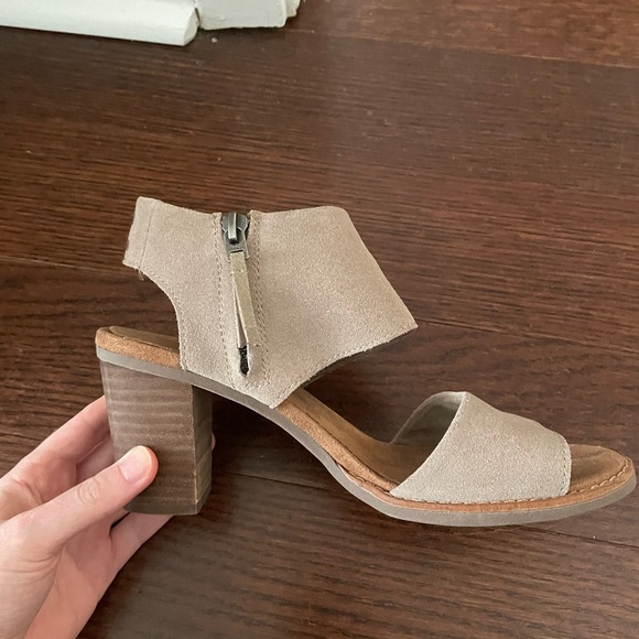 Toms high heel sandals - worn 2x - like new!! 7.5 - Picture 4 of 5